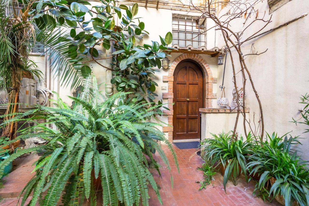 The Magic Hole Apartment Rome Exterior photo