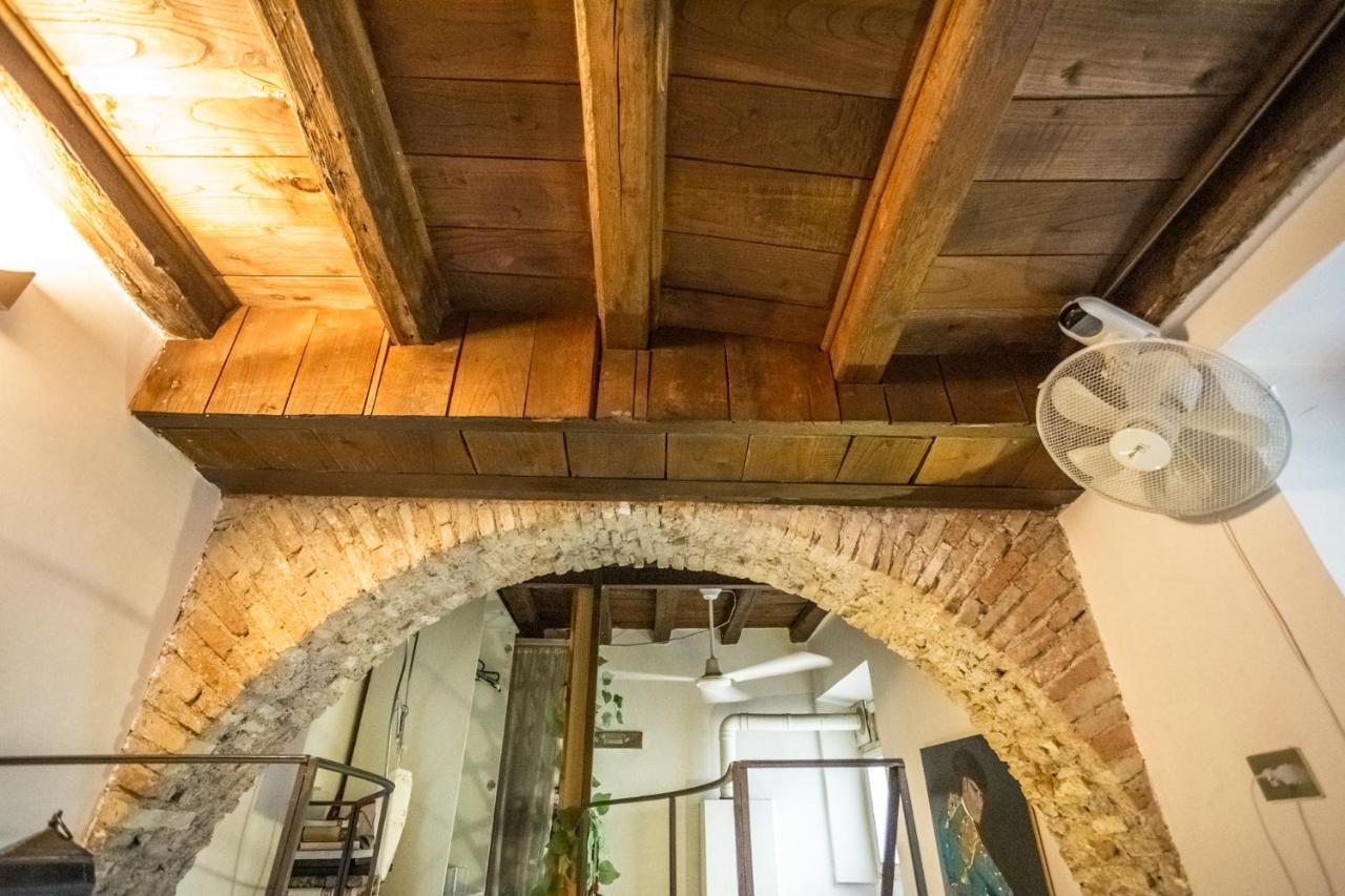 The Magic Hole Apartment Rome Exterior photo